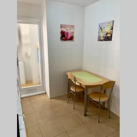 Piso Centrico Y Amplio En Apartment Reus