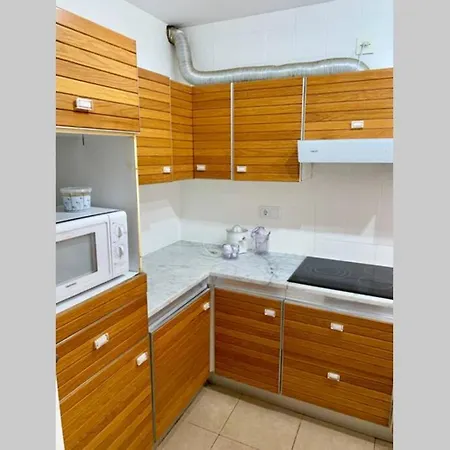 Piso Céntrico Y Amplio En *
