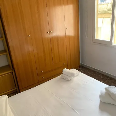 Piso Centrico Y Amplio En * Reus